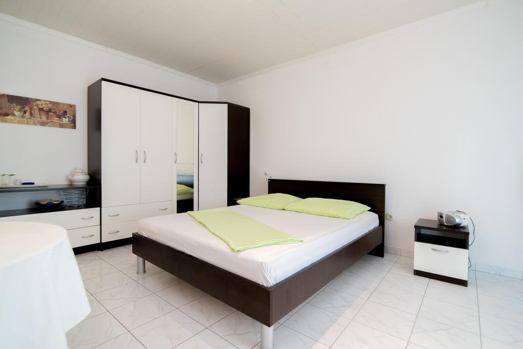 Apartments Veve Постіра Екстер'єр фото