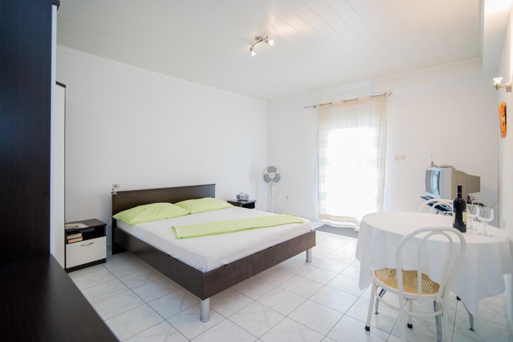 Apartments Veve Постіра Екстер'єр фото